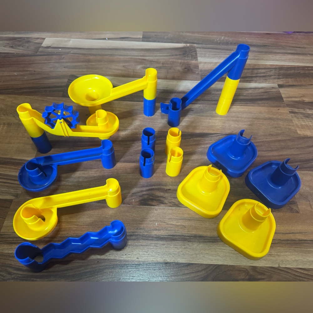 Discovery Toys Inc. Blue & Yellow Bundle Marble Run Toy Set- 18 piece